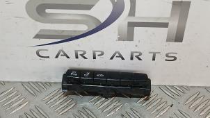 Gebruikte PDC Schakelaar Mercedes E Estate AMG (S213) 3.0 E-43 AMG V6 Turbo 4-Matic Prijs € 50,00 Margeregeling aangeboden door SH Carparts