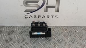 Gebruikte Luchtvering module Mercedes E Estate AMG (S213) 3.0 E-43 AMG V6 Turbo 4-Matic Prijs € 150,00 Margeregeling aangeboden door SH Carparts