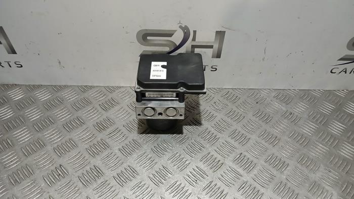 Gebruikte ABS Pomp Mercedes E (C207) E-350 CDI V6 24V Prijs € 50,00 Margeregeling aangeboden door SH Carparts