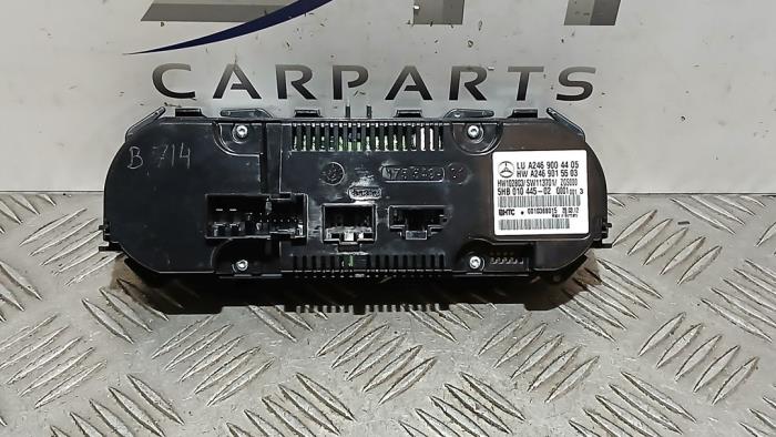 Kachel Bedieningspaneel van een Mercedes-Benz B (W246) 1.6 B-200 BlueEFFICIENCY Turbo 16V 2012