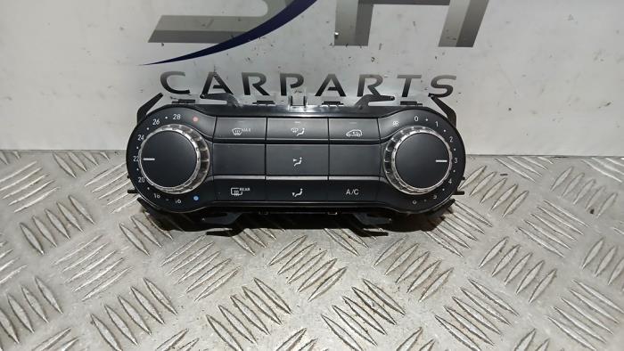 Kachel Bedieningspaneel van een Mercedes-Benz B (W246) 1.6 B-200 BlueEFFICIENCY Turbo 16V 2012