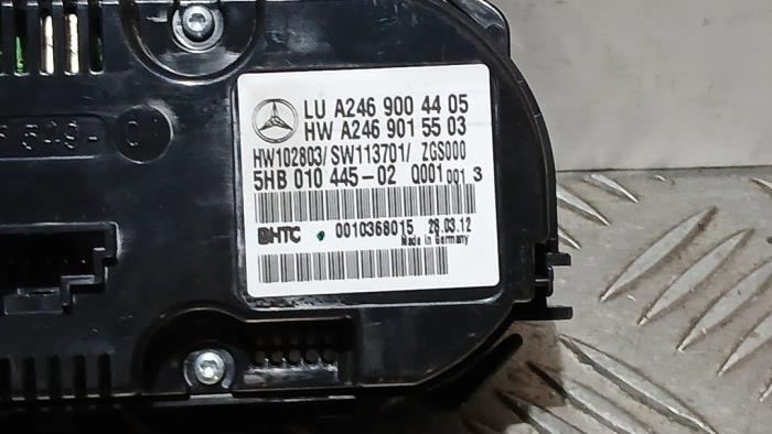 Kachel Bedieningspaneel van een Mercedes-Benz B (W246) 1.6 B-200 BlueEFFICIENCY Turbo 16V 2012
