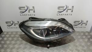 Gebruikte Rechter Koplamp Mercedes B (W246) 1.6 B-200 BlueEFFICIENCY Turbo 16V Prijs € 450,00 Margeregeling aangeboden door SH Carparts
