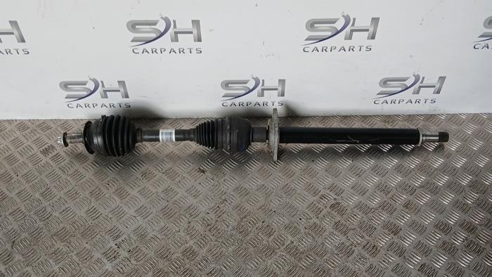 Gebruikte Steekas rechts-voor Mercedes CLA (117.3) 1.6 CLA-200 16V Prijs € 59,98 Margeregeling aangeboden door SH Carparts
