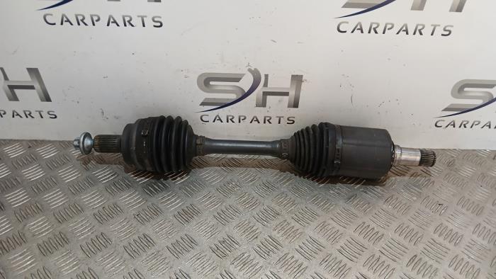 Gebruikte Steekas links-voor Mercedes GLK (204.7/9) 3.0 350 CDI 24V 4-Matic Prijs € 299,98 Margeregeling aangeboden door SH Carparts