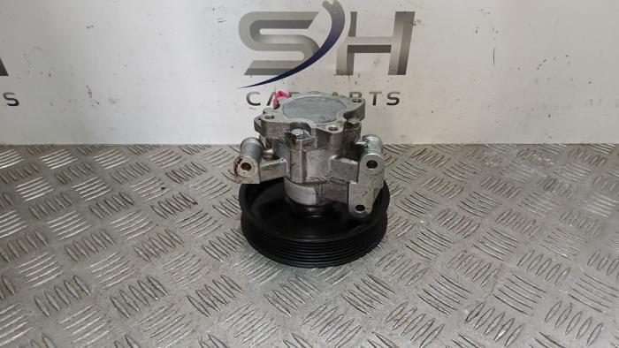 Gebruikte Servopomp Mercedes C Estate (S204) 1.8 C-180K 16V Prijs € 74,98 Margeregeling aangeboden door SH Carparts