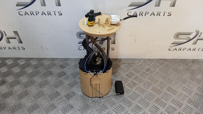 Gebruikte Tank element Pomp Opel Astra K Sports Tourer 1.5 CDTi 122 12V Prijs € 39,98 Margeregeling aangeboden door SH Carparts