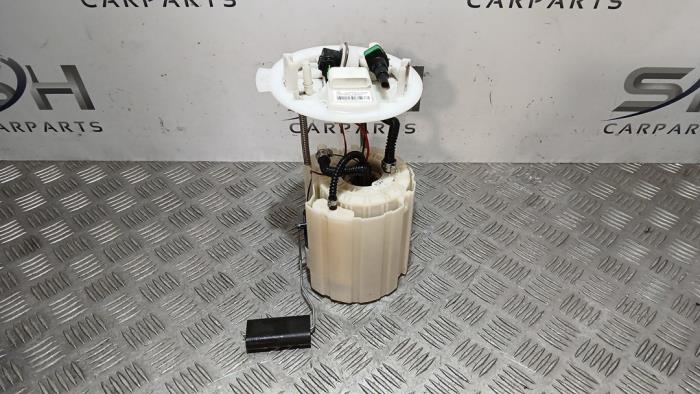 Gebruikte Tank element Pomp Mercedes B (W246/W242) 1.6 B-180 BlueEFFICIENCY Turbo 16V Prijs € 45,00 Margeregeling aangeboden door SH Carparts