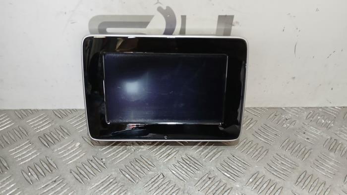 Display Interieur Mercedes B (W246/W242), 2011 / 2018 1.6 B-180 BlueEFFICIENCY Turbo 16V, Hatchback, Benzine, 1.595cc, 90kW (122pk), FWD, M270910, 2011-11 / 2018-12, 246.242 (Gebruikt)