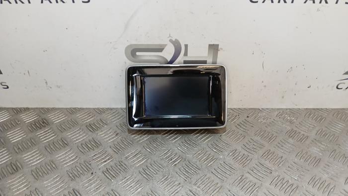 Gebruikte Display Interieur Mercedes GLA (156.9) 2.2 200 CDI, d 16V Prijs € 49,98 Margeregeling aangeboden door SH Carparts
