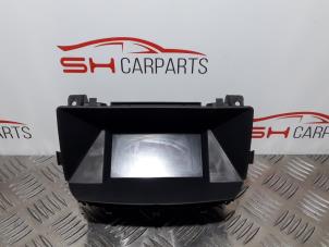 Gebruikte Display Interieur Opel Zafira Mk.II (M75) 1.6 16V Prijs € 42,00 Margeregeling aangeboden door SH Carparts