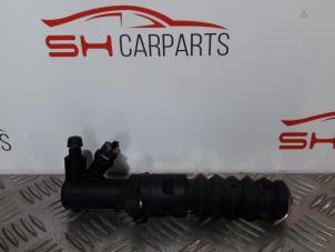 Gebruikte Koppeling Hulp Cilinder Peugeot 308 (4A/C) 1.4 VTI 16V Prijs op aanvraag aangeboden door SH Carparts