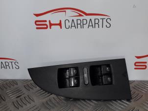 Gebruikte Elektrisch Raam Schakelaar Seat Leon (1P1) 1.9 TDI 105 Prijs € 16,00 Margeregeling aangeboden door SH Carparts