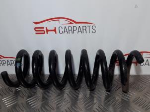 Gebruikte Schroefveer achter Mercedes E (W211) 3.2 E-320 CDI 24V Prijs € 40,00 Margeregeling aangeboden door SH Carparts