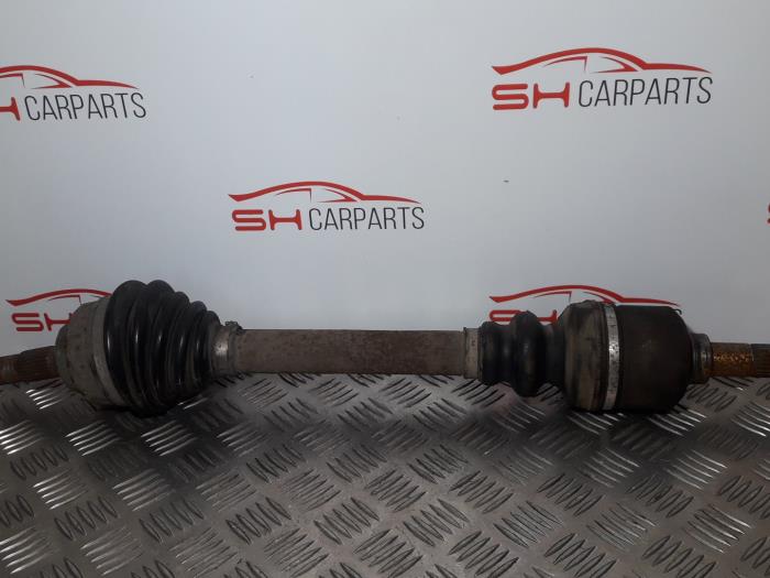 Gebruikte Steekas links-voor Peugeot 307 (3A/C/D) 2.0 16V Prijs € 16,00 Margeregeling aangeboden door SH Carparts