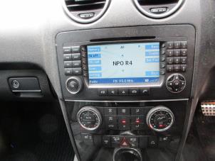 Gebruikte Navigatie Systeem Mercedes ML II (164/4JG) 3.0 ML-320 CDI 4-Matic V6 24V Prijs € 450,00 Margeregeling aangeboden door van Sabben Parts