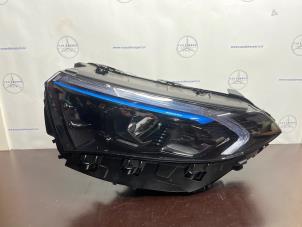 Gebruikte Koplamp links Mercedes EQA (N243) 250+ 71 kWh Prijs € 950,00 Margeregeling aangeboden door van Sabben Parts
