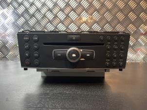 Gebruikte Radio Mercedes C (W204) 2.2 C-200 CDI 16V Prijs € 150,00 Margeregeling aangeboden door van Sabben Parts