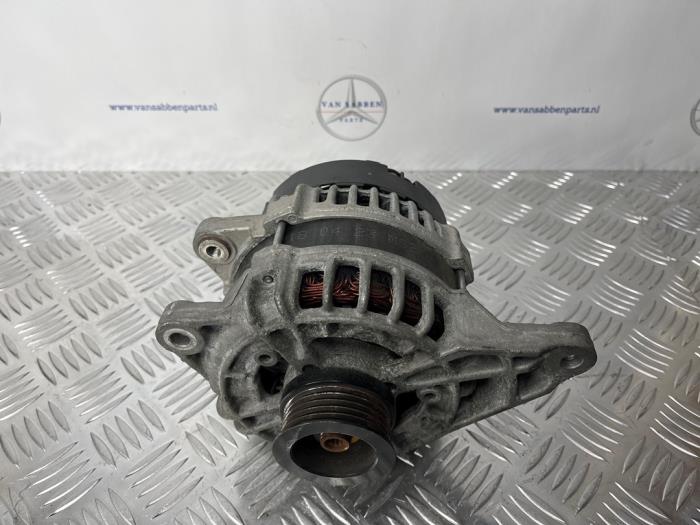 Dynamo van een Mercedes-Benz B (W246) 2.1 B-200 CDI BlueEFFICIENCY, B-200d 16V 2019