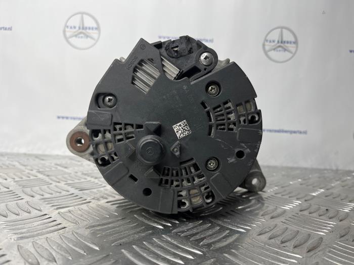 Dynamo van een Mercedes-Benz B (W246) 2.1 B-200 CDI BlueEFFICIENCY, B-200d 16V 2019