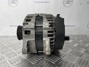 Gebruikte Dynamo Mercedes B (W246) 2.1 B-200 CDI BlueEFFICIENCY, B-200d 16V Prijs € 150,00 Margeregeling aangeboden door van Sabben Parts