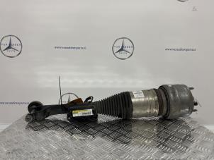 Gebruikte Mac Phersonpoot rechts-voor Mercedes E (W213) E-220d 2.0 Turbo 16V Prijs € 550,00 Margeregeling aangeboden door van Sabben Parts