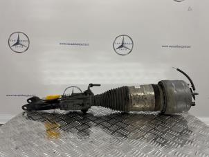 Gebruikte Mac Phersonpoot rechts-voor Mercedes GLC AMG (X253) 3.0 43 AMG V6 Turbo 4-Matic Prijs € 650,00 Margeregeling aangeboden door van Sabben Parts