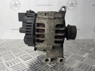 Gebruikte Dynamo Mercedes A (W169) 1.5 A-150 5-Drs. Prijs € 50,00 Margeregeling aangeboden door van Sabben Parts