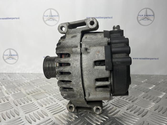 Gebruikte Dynamo Mercedes C (W204) 3.0 C-350 CDI V6 24V Prijs € 200,00 Margeregeling aangeboden door van Sabben Parts