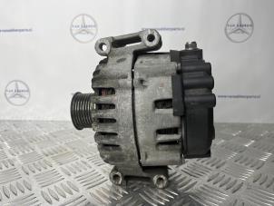 Gebruikte Dynamo Mercedes C (W204) 3.0 C-350 CDI V6 24V Prijs € 200,00 Margeregeling aangeboden door van Sabben Parts