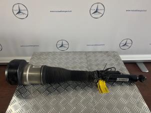 Gebruikte Achterpoot links Mercedes S (W221) 3.0 S-350 BlueTec 24V Prijs € 250,00 Margeregeling aangeboden door van Sabben Parts