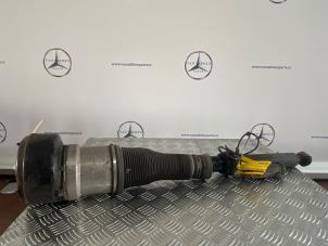 Gebruikte Achterpoot links Mercedes S (W221) 3.0 S-350 BlueTec 24V Prijs € 250,00 Margeregeling aangeboden door van Sabben Parts