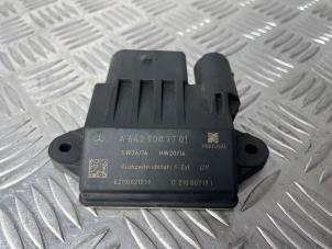 Gebruikte Gloeirelais Mercedes E (W212) E-350 CDI BlueEfficiency V6 24V 4-Matic Prijs € 50,00 Margeregeling aangeboden door van Sabben Parts