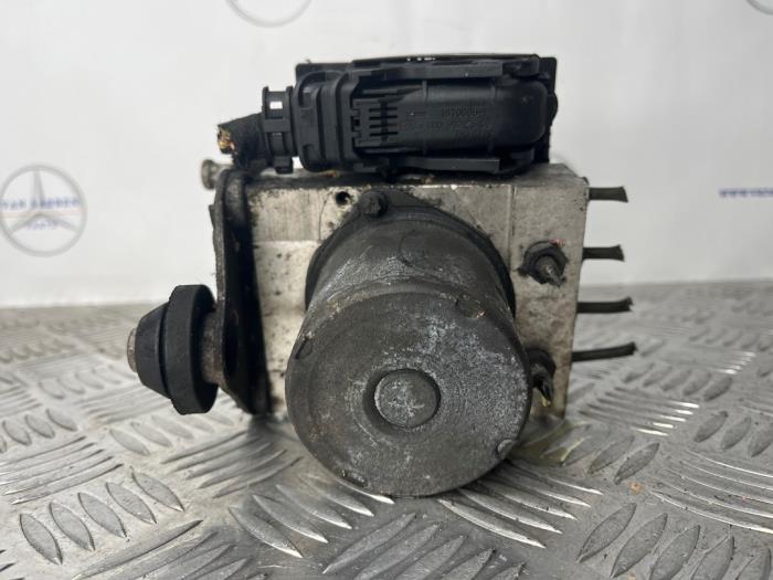Gebruikte ABS Pomp Mercedes Vito (639.6) 2.2 110 CDI 16V Euro 5 Prijs € 90,75 Inclusief btw aangeboden door van Sabben Parts