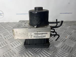 Gebruikte ABS Pomp Mercedes ML II (164/4JG) 3.0 ML-350 CDI BlueEFFICIENCY 4-Matic V6 Prijs € 275,00 Margeregeling aangeboden door van Sabben Parts