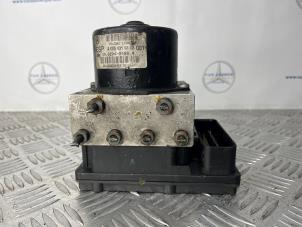 Gebruikte ABS Pomp Mercedes C (W203) 2.2 C-200 CDI 16V Prijs € 75,00 Margeregeling aangeboden door van Sabben Parts