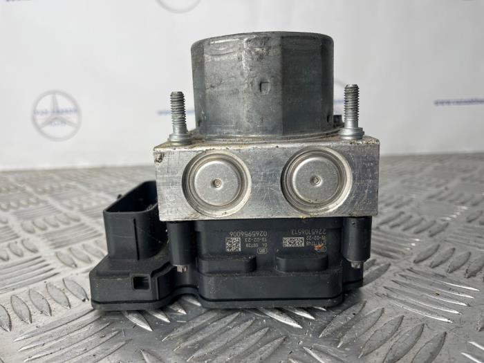 ABS Computer van een Mercedes-Benz B (W246) 1.6 B-180 BlueEFFICIENCY Turbo 16V 2014