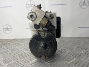 Gebruikte ABS Pomp Mercedes S (W220) 5.0 S-500 V8 24V Prijs € 50,00 Margeregeling aangeboden door van Sabben Parts