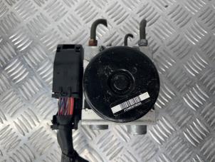 Gebruikte ABS Pomp Mercedes C (W204) 2.2 C-200 CDI 16V Prijs € 250,00 Margeregeling aangeboden door van Sabben Parts