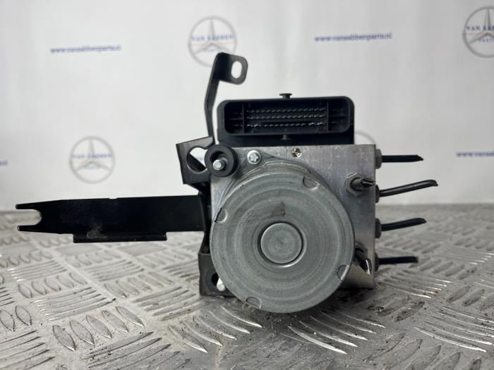 Gebruikte ABS Pomp Mercedes A (177.0) 1.3 A-180 Turbo 16V Prijs € 250,00 Margeregeling aangeboden door van Sabben Parts