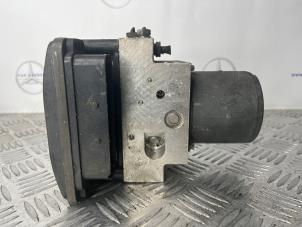 Gebruikte ABS Pomp Mercedes CLS (C219) 320 CDI 24V Prijs € 150,00 Margeregeling aangeboden door van Sabben Parts