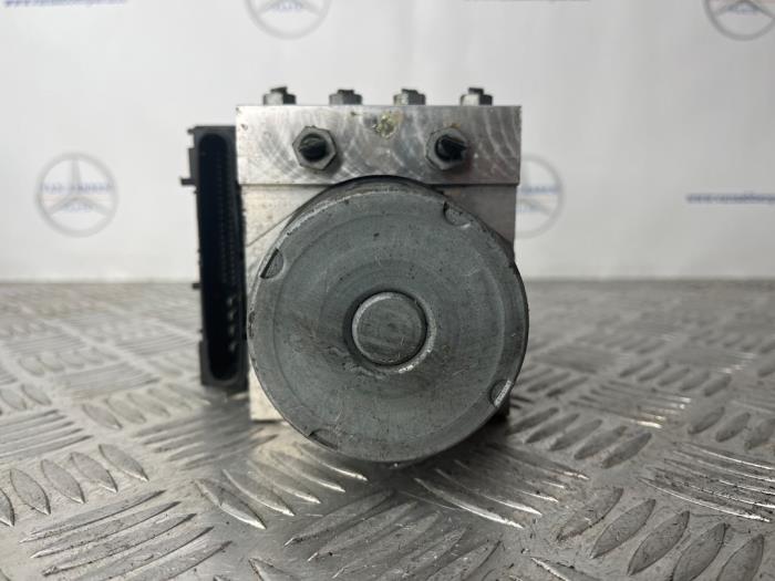 Gebruikte ABS Pomp Mercedes B (W245) 2.0 B-200 16V Turbo Prijs € 50,00 Margeregeling aangeboden door van Sabben Parts