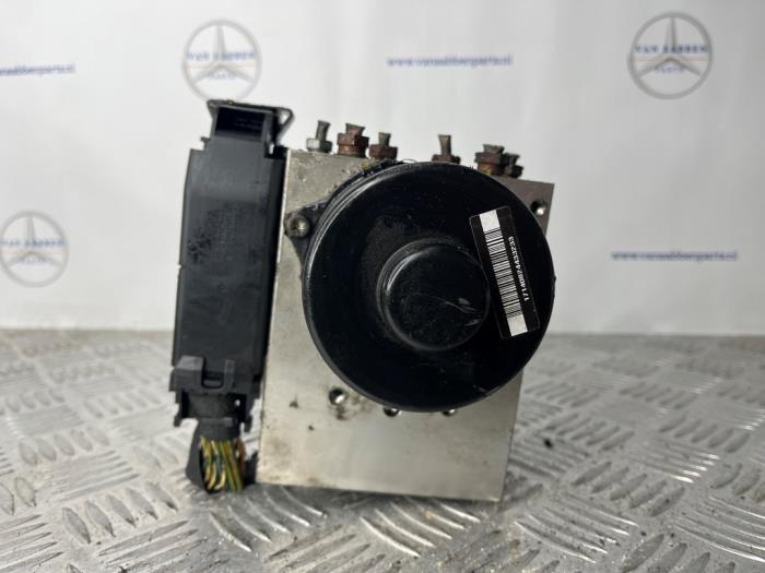 Gebruikte ABS Pomp Mercedes ML I (163) 2.7 270 CDI 20V Prijs € 150,00 Margeregeling aangeboden door van Sabben Parts