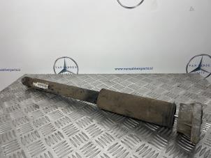 Gebruikte Schokdemper links-achter Mercedes C Estate (S205) C-200d 2.2 16V Prijs € 50,00 Margeregeling aangeboden door van Sabben Parts