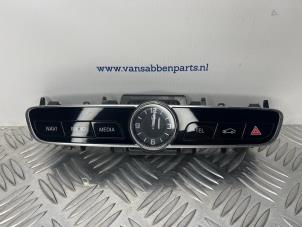 Gebruikte Bediening boordcomputer Mercedes E (W213) E-220d 2.0 Turbo 16V Prijs € 75,00 Margeregeling aangeboden door van Sabben Parts