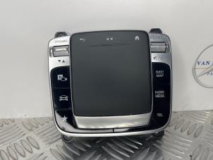 Gebruikte Multi Media Regelunit Mercedes A (177.0) 2.0 A-250 Turbo 16V Prijs € 100,00 Margeregeling aangeboden door van Sabben Parts