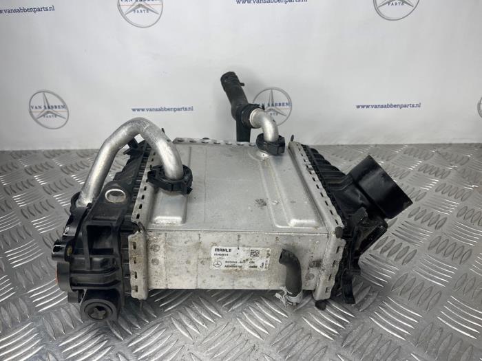 Gebruikte Intercooler Mercedes E (W213) E-220d 2.0 Turbo 16V Prijs € 100,00 Margeregeling aangeboden door van Sabben Parts