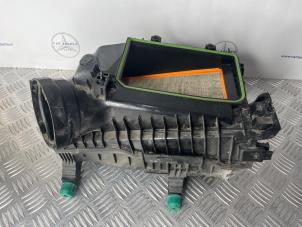 Gebruikte Luchtfilterhuis Mercedes V (447.8) 2.0 300d 16V 4-Matic Prijs € 60,50 Inclusief btw aangeboden door van Sabben Parts