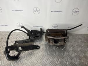 Gebruikte Remklauw (Tang) rechts-voor Mercedes A (177.0) 1.3 A-200 Turbo 16V Prijs € 75,00 Margeregeling aangeboden door van Sabben Parts