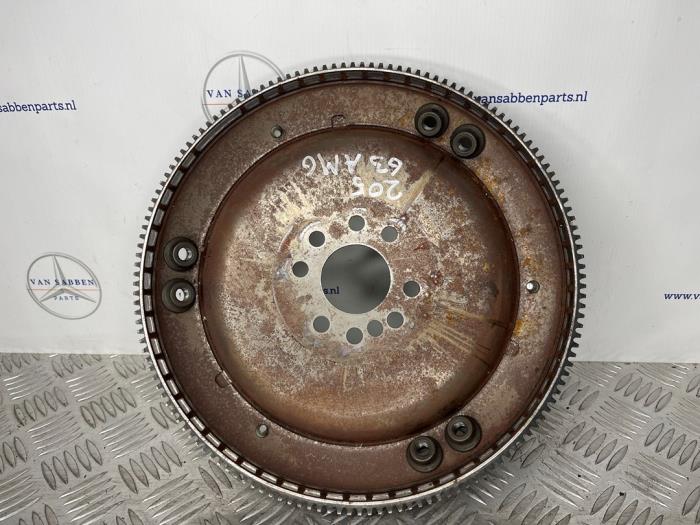 Gebruikte Vliegwiel Mercedes C-Klasse AMG (W205) C-63 AMG 4.0 V8 Biturbo Prijs € 200,00 Margeregeling aangeboden door van Sabben Parts